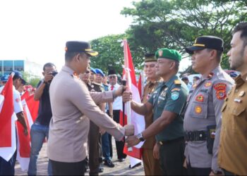 Kapolres Lhokseumawe, AKBP Henki Ismanto, SIK, turut hadir dalam Apel Gabungan Forkopimda dan Aparatur Sipil Negara (ASN) Pemerintah Kota Lhokseumawe, yang diadakan di lapangan Hiraq, Kota Lhokseumawe, Senin (10/6/ 2024) pagi.