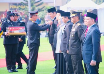 Tokoh yang mendapatkan penghargaan Kapolri diantaranya PJ GUbernur Sumsel Elen Supriyadi, Drs A Fatoni (mantan PJ Gubernur), Pangdam II Sriwijaya Mayjen M Naudi Nurdika, Kajati Sumsel DR Yulianto SH MH, Ka PT DR Moch Eka Kartika SH MHum, Ketua DPRD Prov Sumsel DR Hj RA Anita Noeringhati SH MH, Bupati Musirawas Ir Hj Ratna Machmud MM, PJ Walikota Pagar Alam G Lusapta Yudha Kurnia SE MM, Ketua DPRD Pagar Alam Jenny Syandiah MM, Bupati OKUS Popo Ali Murtopo, PJ Bupati Muara Enim DR H Ahmad Rizali, Ka PTA Palembang DR HM Sutomo, Ka PTTUN Palembang dan Sekda Prov Sumsel Ir SA Supriyono.