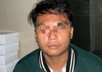 Tim Resmob Charlie Polresta Manado segera merespons laporan serius tentang kasus penganiayaan yang melibatkan senjata tajam di wilayah Tateli Weru, Kecamatan Mandolang. Kasus ini melibatkan Marcel Lindesang, seorang petani berusia 22 tahun yang saat ini sedang dirawat di Rumah Sakit Awaloei Tateli. Menurut informasi yang diperoleh, Marcel menderita luka tusuk di bagian kiri leher dan masih dalam tahap pemeriksaan medis, Minggu (30/6/2024).