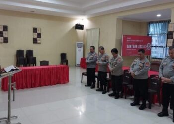 Polresta Manado menggelar kegiatan Pembinaan Rohani dan Mental (Binrohthal) bagi seluruh personelnya pada hari Kamis, 4 Juli 2024. Kegiatan ini dilaksanakan di aula Mapolresta Manado.