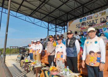 Pembukaan Gala Siswa Indonesia (GSI) Kabupaten Ogan Ilir tahun 2024 berlangsung meriah dan penuh semangat. Dengan mengucapkan Bismillahirahmanirohim, Wakil Bupati Ogan Ilir, H. Ardani, SH.,MH, secara resmi membuka acara tersebut pada Senin (08/07/2024).
