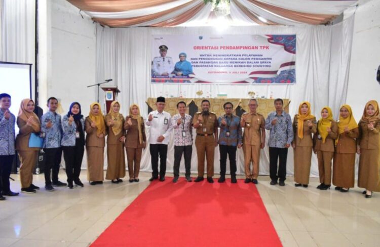 Pemerintah Kabupaten Ogan Komering Ilir (Pemkab OKI) melalui Dinas Pengendalian Penduduk dan Keluarga Berencana (DPPKB) mengadakan kegiatan orientasi pendampingan Tim Pendamping Keluarga (TPK) dalam rangka meningkatkan pelayanan dan pengukuran kepada 150 orang peserta calon pengantin dan pasangan baru menikah dari 6 Kecamatan yang ada di Kabupaten OKI. Kegiatan ini bertujuan untuk mendukung upaya percepatan penanganan keluarga berisiko stunting di Kabupaten OKI.