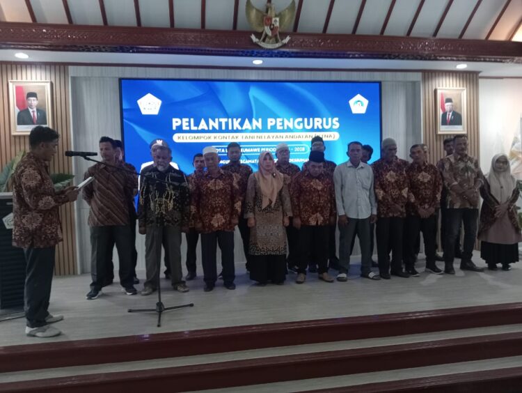 p
Pelantikan Pengurus KTNA Kota Lhokseumawe dan KTNA kecamatan diwilayah Kota Lhokseumawe di aula Setdako Lhokseumawe