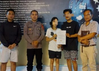Personel Polsek Pineleng kembali menunjukkan dedikasinya dalam menjaga ketertiban dan keamanan di tengah masyarakat. Kali ini, mereka berhasil menyelesaikan masalah yang melibatkan perselisihan antar warga di Desa Pineleng dengan metode problem solving, Rabu (17/7/2024).