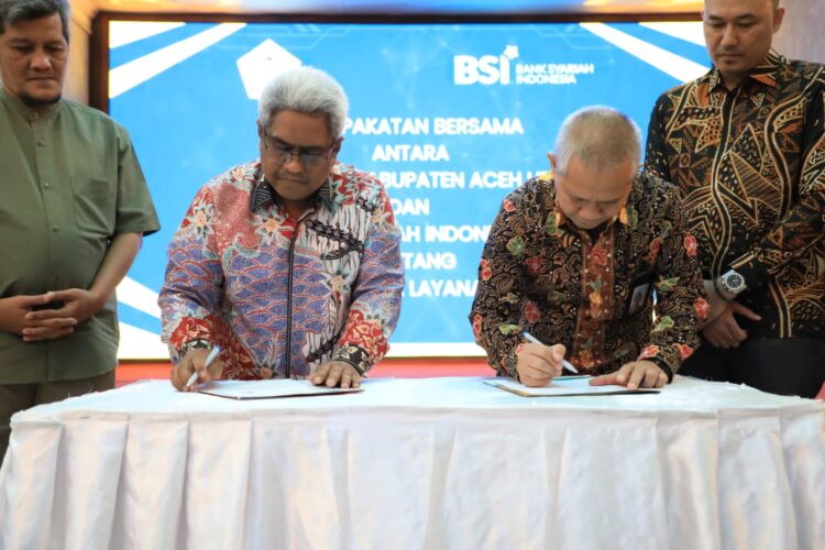 Pemerintah Kabupaten Aceh Utara dan manajemen Bank Syariah Indonesia (BSI) menandatangani Kesepakatan Bersama terkait pemanfaatan jasa dan layanan perbankan. Acara penandatanganan ini berlangsung dengan penuh khidmat, di aula Pendopo Bupati di Lhokseumawe, Rabu malam, 17 Juli 2024, dihadiri oleh sejumlah pejabat penting dari kedua belah pihak.