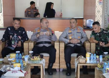 berlokasi di ruang loby Mapolresta Jalan Tjilik Riwut Km. 3,5 Kota Palangka Raya, Kapolresta Palangka Raya Kombes Pol Boy Herlambang, S.I.K., M.Si., langsung bertatap muka dengan Forkopimda (Forum Komunikasi Pimpinan Daerah).