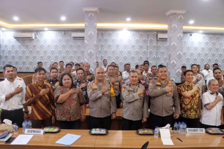 Kepolisian Resor Kota Palangka Raya, Polda Kalteng mengikuti Focus Group Discussion (FGD) yang digelar sebagai rangkaian kegiatan penelitian dari Sekolah Tinggi Ilmu Kepolisian (STIK) Lemdiklat Polri. Kegiatan tersebut digelar pada Aula Rupatama Mapolresta Palangka Raya, Jalan Tjilik Riwut Km. 3,5, Kota Palangka Raya, Kalimantan Tengah, yang dihadiri oleh Kapolresta, Kombes Pol. Boy Herlambang, S.I.K., M.Si. bersama para PJU, Perwira dan personel, Kamis (18/7/2024) siang.