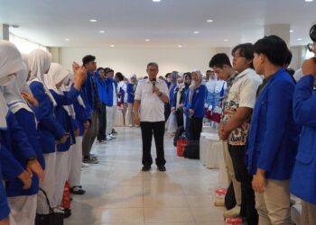 Dadang Somantri saat mengisi acara Pj. Wali Kota Tegal Goes To School and Campus di Politeknik Harapan Bersama, Kamis (18/7/24).