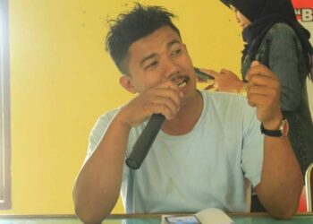 Nazaruddin, SIP, MAP, atau yang akrab disapa Din Atom salah satu tokoh pemuda yang aktif di Aceh Utara