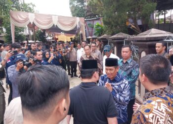Pada hari Minggu, 21 Juli 2024, Polsek Tanjung Batu melaksanakan pengamanan dalam acara Ramah Tamah Penjabat (Pj.) Gubernur Sumatra Selatan, Elen Setiadi, S.H., M.S.E., yang digelar di desa Seribandung, Kecamatan Tanjung Batu, Kabupaten Ogan Ilir. Acara tersebut berlangsung dari pukul 11.00 WIB hingga 12.00 WIB di kediaman Sdr. Arhandi di desa Burai.