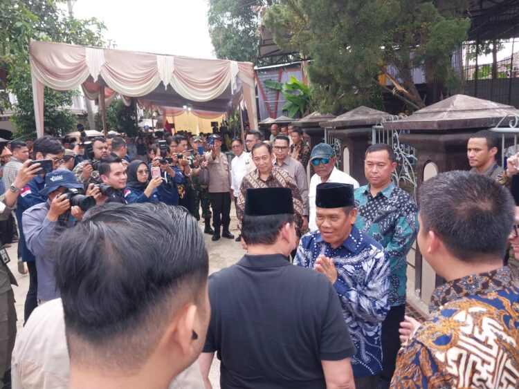 Pada hari Minggu, 21 Juli 2024, Polsek Tanjung Batu melaksanakan pengamanan dalam acara Ramah Tamah Penjabat (Pj.) Gubernur Sumatra Selatan, Elen Setiadi, S.H., M.S.E., yang digelar di desa Seribandung, Kecamatan Tanjung Batu, Kabupaten Ogan Ilir. Acara tersebut berlangsung dari pukul 11.00 WIB hingga 12.00 WIB di kediaman Sdr. Arhandi di desa Burai.