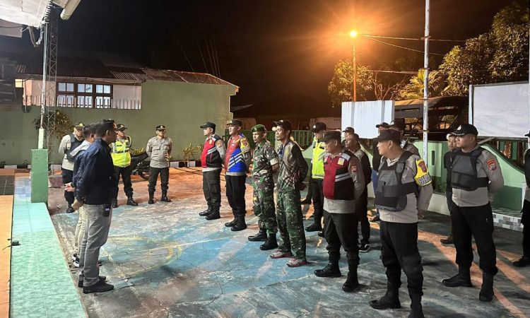 Polsek Bunaken, Polsek Singkil, Polsek Tuminting, Koramil STB, dan Pemerintah Kelurahan Pandu bersinergi melaksanakan Kegiatan Rutin Yang Ditingkatkan (KRYD). Kegiatan ini bertujuan untuk menciptakan kondisi aman dan nyaman bagi warga di wilayah tersebut, Sabtu (20/7/2024).