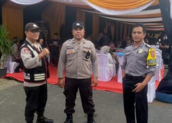 Polsek Tikala melaksanakan pengamanan ketat dalam rangka peresmian Kantor Cabang baru Lahamaru Tour dan Travel yang bertempat di Jalan Raya Tikala, Manado, pada hari Sabtu, 20 Juli 2024.