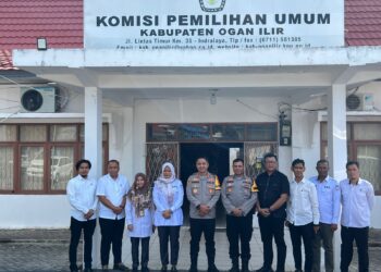 Kapolres Ogan Ilir AKBP Bagus Suryo Wibowo, S.IK melaksanakan kunjungan kerja ke kantor Komisi Pemilihan Umum (KPU) Kabupaten Ogan Ilir pada Senin, 22 Juli 2024. Kunjungan yang berlangsung mulai pukul 13.50 WIB ini bertujuan untuk memperkenalkan diri sekaligus bersilaturahmi dengan pimpinan KPU serta melihat kesiapan lembaga tersebut dalam menghadapi pesta demokrasi mendatang.