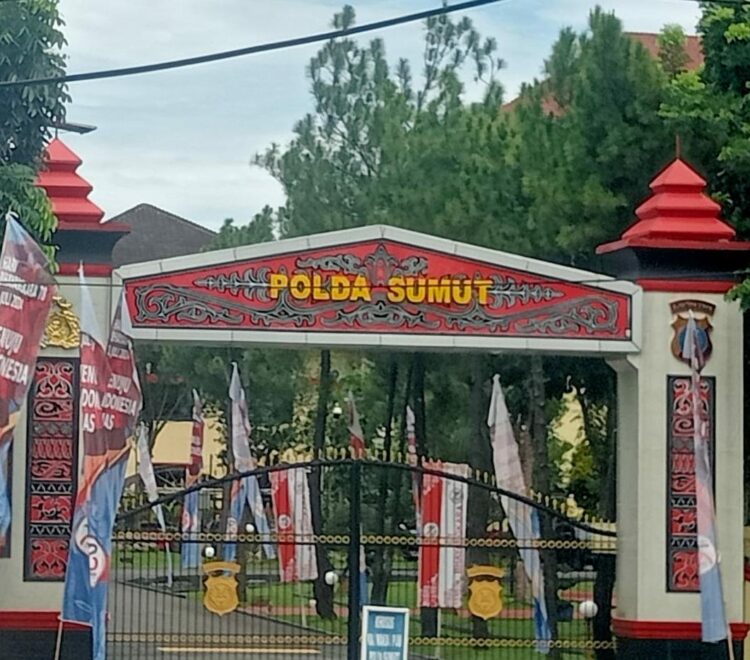 St PRA: Sintua Parluhutan Reinald Aruan
DSM: Dame Swanti Meliani Hutahaean
ENP : Eva Natalia Panjaitan - Mapolda Sumut (Foto Dok/ T77)