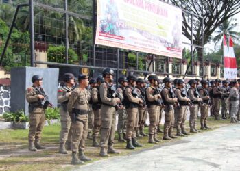 Satuan Brimob (Satbrimob) Polda Kalteng dalam hal ini Batalyon A Pelopor memanfaatkan lahan kosong untuk bercocok tanam komoditi sayuran guna dan Budidaya Ikan Lele dan Gurame guna mewujudkan ketahanan pangan, hal tersebut selain menjadi bentuk kemandirian dari anggota, hasil panen komoditi sayuran dan ternak Ikan pun dimanfaatkan untuk membantu masyarakat. Rabu (24/07/2024) Siang.