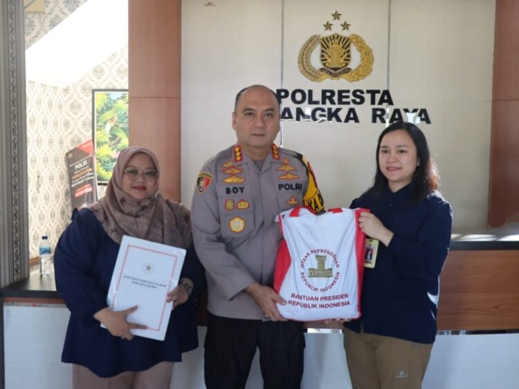 Pendistribusian tersebut diterima secara langsung oleh Kapolresta, Kombes Pol. Boy Herlambang, S.I.K., M.Si. pada Mapolresta Palangka Raya, Jalan Tjilik Riwut Km. 3,5, Kota Palangka Raya, Kalimantan Tengah, Kamis (25/7/2024) siang.