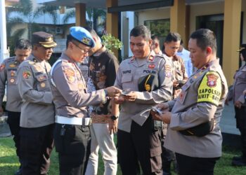Kegiatan tersebut digelar setelah pelaksanaan apel pagi di lapangan Mapolresta Palangka Raya, Jalan Tjilik Riwut Km. 3,5, Kota Palangka Raya, Kalimantan Tengah, yang dihadiri oleh para Pejabat Utama (PJU), Perwira dan personel, Jumat (26/7/2024) pagi.