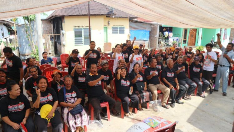 Team Bacalon Bistok Lumban Tobing hadiri kebaktian tabur benih padi di GG Tapian Nauli Siantar Marihat. Sebelum Acara dimulai di awali dengan doa yang dipimpin Pdt G. Napitupulu. Sabtu, (27/07/2024)