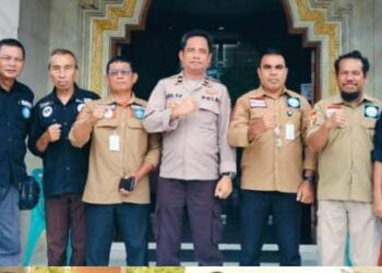 KBO Sat Binmas Polresta Manado, IPDA Axel F. Pelongan, melaksanakan kegiatan Minggu Kasih di Gereja GMIM Kharisma Buha. Kegiatan ini merupakan upaya Polresta Manado untuk mendekatkan diri kepada masyarakat dan mendengarkan langsung keluhan serta aspirasi warga, Minggu (28/7/2024).