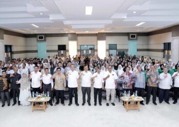 Kampanye membaca dan sadar arsip dengan tema "Mencerdaskan Generasi Aceh" yang digelar Dinas Perpustakaan dan Kearsipan Aceh di Kota Sabang, merupakan salah satu cara pemerintah daerah untuk memperkuat minat baca sekaligus upaya mencerdaskan generasi Aceh.