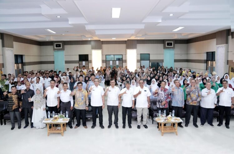 Kampanye membaca dan sadar arsip dengan tema "Mencerdaskan Generasi Aceh" yang digelar Dinas Perpustakaan dan Kearsipan Aceh di Kota Sabang, merupakan salah satu cara pemerintah daerah untuk memperkuat minat baca sekaligus upaya mencerdaskan generasi Aceh.