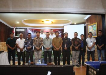 KPUD Kabupaten Nias Barat Laksanakan sosialisasi terkait Peraturan KPU Nomor 8 Tahun 2024 tentang pencalonan gubernur dan wakil gubernur, bupati dan wakil bupati, serta walikota dan wakil walikota di Hotel Soliga, Gunungsitoli, pada hari Jumat, 19 Juli 2024.