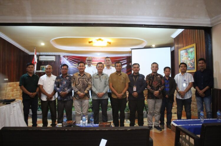 KPUD Kabupaten Nias Barat Laksanakan sosialisasi terkait Peraturan KPU Nomor 8 Tahun 2024 tentang pencalonan gubernur dan wakil gubernur, bupati dan wakil bupati, serta walikota dan wakil walikota di Hotel Soliga, Gunungsitoli, pada hari Jumat, 19 Juli 2024.