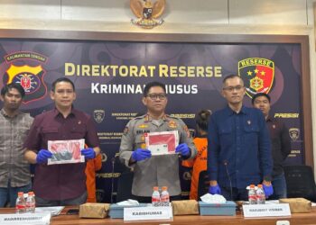 Dua wanita, berinisial RA (18) asal Kabupaten Seruyan dan FP (21) asal Kab. Kotawaringin Timur (Kotim), diamankan Direktorat Reserse Kriminal Khusus (Ditreskrimsus) Polda Kalimantan Tengah (Kalteng).