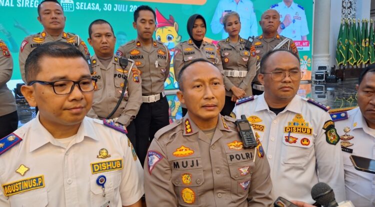 Direktorat (Dit) Lalu Lintas Polda Sumut bersama Dinas Perhubungan (Dishub) menggelar rapat koordinasi dalam persiapan Pekan Olahraga Nasional (PON) XXI Sumut-Aceh bertempat di Aula Raja Inal Siregar Kantor Gubsu, Selasa (30/7/24)