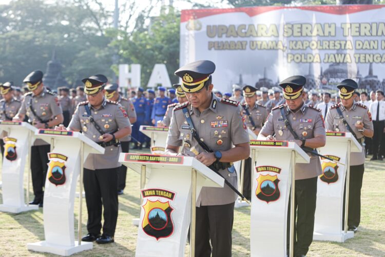 Para PJU yang mengikuti Sertijab adalah Kabid Humas, Kabid TIK, Kabid Labfor, dan Karumkit Polda Jateng. Sedangkan para Kapolres yang mengalami pergantian dalam sertijab adalah Kapolres Semarang, Kapolres Tegal, Kapolres Wonogiri, Kapolres Pekalongan Kota, Kapolres Blora, Kapolres Pemalang, Kapolres Purworejo, Kapolresta Banyumas, Kapolres Brebes, Kapolres Magelang Kota, Kapolres Sragen, Kapolres Boyolali, Kapolres Kudus, Kapolres Pekalongan, dan Kapolres Purbalingga.