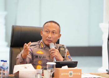 BERI PENJELASAN: Direktur Lalu Lintas Polda Sumut, Kombes Pol Muji Ediyanto memberi penjelasan terkait
Cabor Balap Sepeda PON 2024 Lintasi 4 Kabupaten, Rabu (31/7/2024). (Foto Dok/ Polda Sumut)
