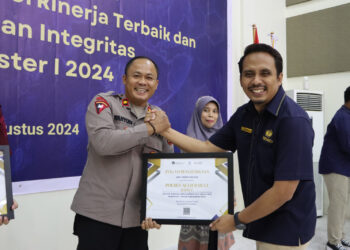 Kepolisian resort Polres Aceh Barat kembali meraih penghargaan Indikator Kinerja Pelaksanaan Anggaran (IKPA) dengan kategori nilai sempurna, yaitu 100 pada Semester I TA. 2024 dari Kantor Pelayanan Perbendaharaan Negara (KPPN) Meulaboh. Kamis (01/08/2024).