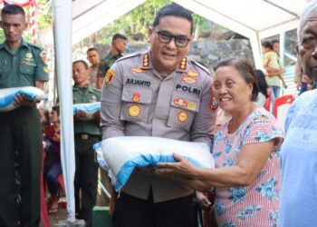 Kapolresta Manado menghadiri peresmian 2.664 titik air bersih yang dilaksanakan oleh Kepala Staf Angkatan Darat, Jenderal TNI Maruli Simanjuntak, M.Sc., pada hari Selasa, 30 Juli 2024. Acara ini berlangsung di Kelurahan Meras Lingkungan 2, Kecamatan Bunaken, mulai pukul 14.00 WITA.