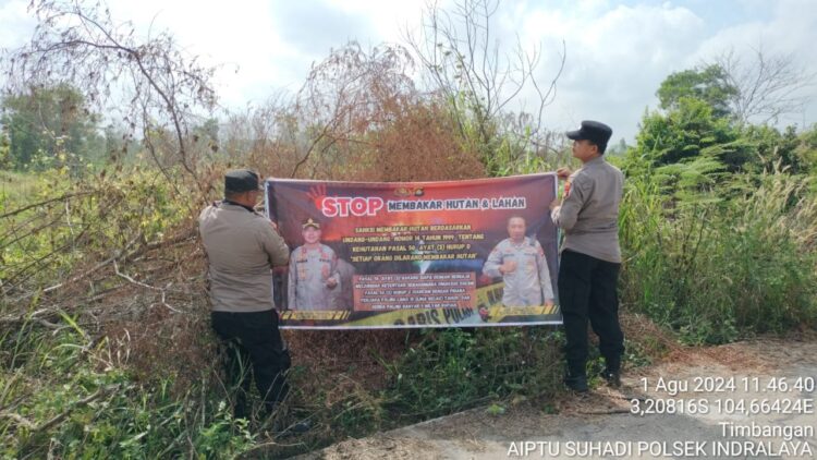 Pada Kamis, 1 Agustus 2024, mulai pukul 12.00 WIB, patroli dilaksanakan di Desa Tanjung Seteko dan Kelurahan Timbangan. Patroli yang dipimpin oleh Aiptu Suhadi, Aiptu Eski Y, dan Aipda Gama I, fokus pada area lahan dan semak belukar yang berpotensi terbakar. Dalam kegiatan ini, personil Polsek Indralaya memberikan himbauan kepada warga untuk tidak membuka lahan dengan cara membakar.