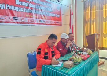Kasatresnarkoba Polresta Palangka Raya, AKP Aji Suseno, mengadakan sosialisasi mengenai bahaya narkoba di Lapas Kelas II A Palangka Raya, Kamis (1/8/2024) siang.