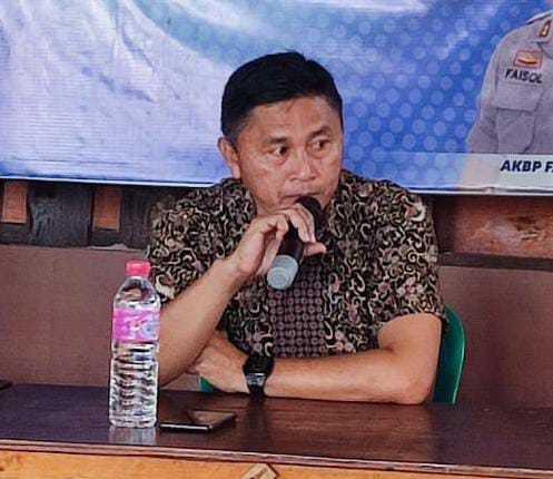 Polresta Manado mengadakan kegiatan “Jumat Bacarita” di Kantin Presisi Polresta Manado. Acara yang dimulai pukul 09.00 WITA ini mengangkat topik penting tentang upaya pencegahan penyalahgunaan narkotika, Jumat (2/8/2024).