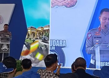 BERI SAMBUTAN: Kakorlantas Polri, Irjen Pol Aan Suhanan Polda Sumut memberi sambutan pada Gebyar Keselamatan 2024 di Lapangan Astaka Medan, Sabtu (3/8/2024). (Foto Dok/ Polda Sumut)