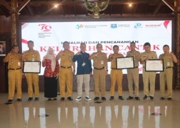 Tiga kelurahan di wilayah Kota Tegal, yakni Kelurahan Panggung Kecamatan Tegal Timur, Kelurahan Pekauman Kecamatan Tegal Barat, dan Kelurahan Randugunting Kecamatan Tegal Selatan dicanangkan sebagai Kelurahan Cinta Statistik (Cantik). Pencanangan tersebut dilaksanakan bersamaan dengan Launching Gerakan Serentak Tanam Cabai (Gertak Tancab) Kota Tegal, di Pendopo Ki Gede Sebayu, Komplek Balai Kota Tegal, Senin (5/8/2024).