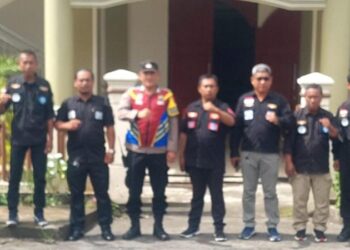 Personel Polresta Manado melakukan kegiatan Paja Somat di berbagai tempat ibadah di kota ini. Kegiatan ini berlangsung pada Minggu pagi, 4 Agustus 2024, dan melibatkan seluruh anggota kepolisian yang bertugas.