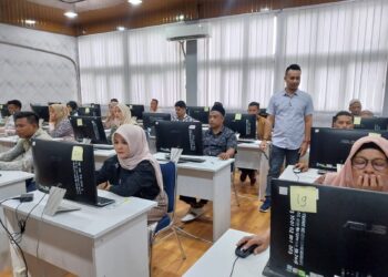 Panitia Pengawas Pemilihan (Panwaslih) Kabupaten Aceh Utara sukses menggelar tes tertulis bagi calon anggota Panwaslih Kecamatan (Panwascam) di Politeknik Negeri Lhokseumawe Sabtu (3/08/2024). Tes yang diadakan pada hari Sabtu ini diikuti oleh 262 peserta yang telah lolos seleksi administrasi.