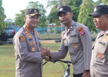 Kapolresta Palangka Raya jajaran Polda Kalteng, Kombes Pol. Boy Herlambang, S.I.K., M.Si. memberikan reward bagi para personel kesatuannya yang berprestasi di bidang pelaksanaan tugas internal.