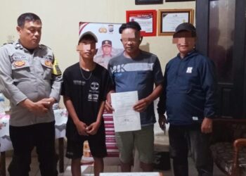 Bhabinkamtibmas Polsek Tuminting, Aiptu Andi Setiawan, berhasil melakukan mediasi dan penyelesaian masalah penganiayaan yang terjadi di Kelurahan Tuminting pada Minggu, 4 Agustus 2024.