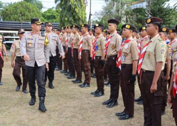 Kapolres Ogan Ilir AKBP Bagus Suryo Wibowo, S.I.K., yang diwakili oleh Wakapolres Ogan Ilir Kompol Helmi A., S.H., M.H., secara resmi membuka upacara lomba Pramuka Saka Bhayangkara Cup ke-II tahun 2024. Acara ini bertempat di lapangan upacara Polres Ogan Ilir pada Selasa, 06 Agustus 2024 pukul 08.00 WIB, dengan Komandan Upacara saudara Aidy, anggota Saka Bhayangkara Polres Ogan Ilir.