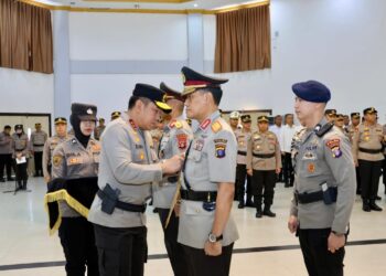 Kepolisian Daerah Kalimantan Tengah (Kalteng) menggelar upacara serah terima jabatan (Sertijab) Wakapolda Kalteng dari Brigjen Pol Mohamad Agung Budijono, S.IK., M.Si. kepada Brigjen Pol Dr. Rakhmad Setyadi, S.IK., S.H., M.H. di Graha Bhayangkara, Mapolda setempat, Rabu (7/8/2024) pagi.