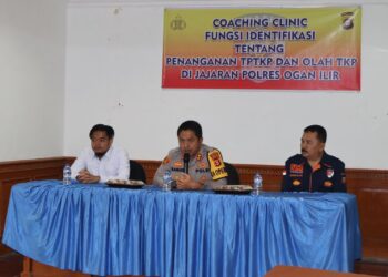 Satuan Reserse Kriminal Polres Ogan Ilir menggelar giat Coaching Clinic mengenai Fungsi Identifikasi dalam Penanganan TPTKP (Tindakan Pertama Tempat Kejadian Perkara) dan Olah TKP (Tempat Kejadian Perkara). Kegiatan ini digelar pada Kamis, 8 Agustus 2024, mulai pukul 09.00 WIB hingga selesai, bertempat di Aula Mapolres Ogan Ilir.