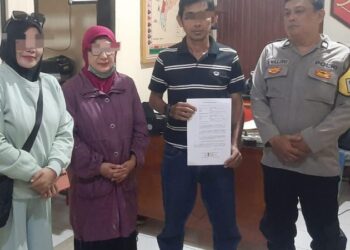 Bhabinkamtibmas Polsek Tuminting berhasil menyelesaikan masalah tindak pidana pengrusakan dan pengancaman yang terjadi di wilayahnya, Jumat (8/8/2024).
