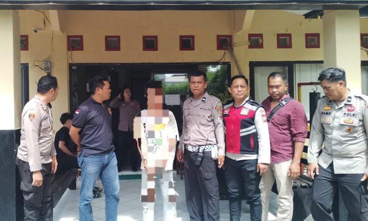 Polsek Malalayang berkolaborasi dengan Polsek Mapanget berhasil mengamankan seorang tersangka kasus penodongan dan penjambretan pada Kamis (8/8/2024) sekitar pukul 10.00 WITA.