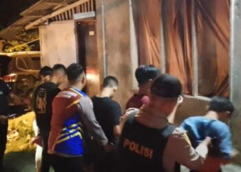 Polresta Manado meluncurkan program unggulan bernama ‘Sibulan’ (Sikat Pemabuk Jalanan) pada malam hari. Program ini bertujuan untuk mencegah gangguan Kamtibmas yang sering terjadi akibat pengaruh alkohol di jalanan, Sabtu (10/8/2024).