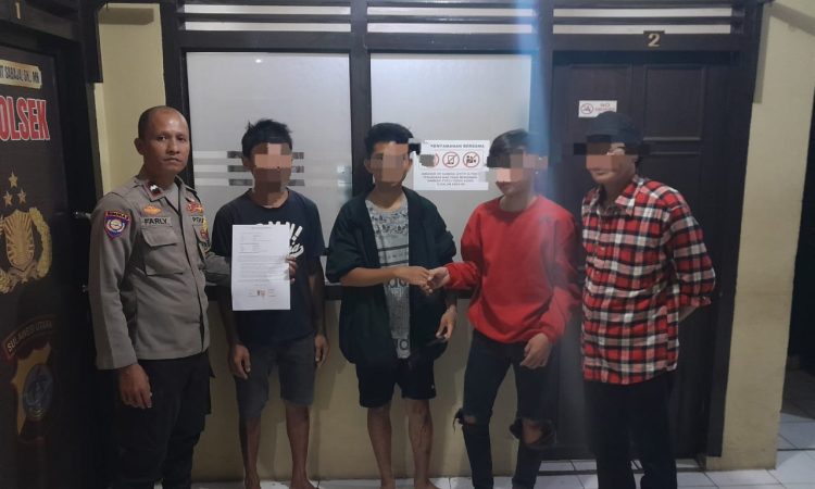 Personel Polsek Tuminting berhasil menyelesaikan masalah balap liar yang meresahkan warga di wilayah Tuminting melalui upaya problem solving yang berakhir damai. Kegiatan tersebut dilaksanakan sebagai bagian dari program Cipta Kondisi untuk menciptakan situasi yang kondusif di wilayah hukum Polsek Tuminting, Minggu (11/8/2024).